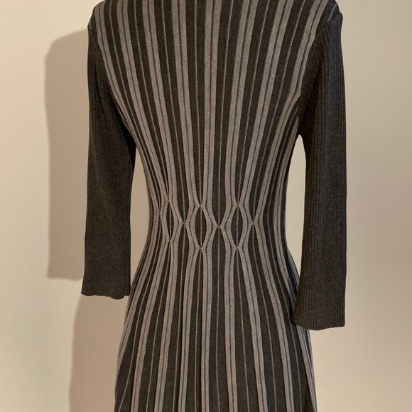 Dress - Picture 3 of 6